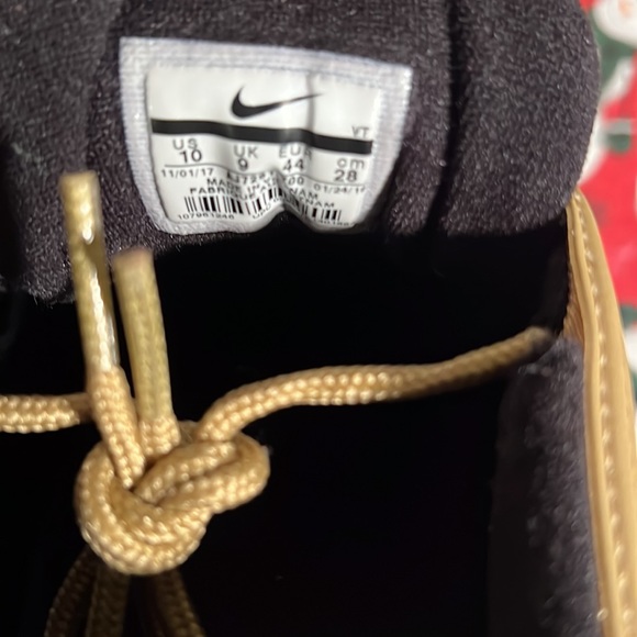 Nike Air VaporMax 97
Metallic Gold - Picture 6 of 7